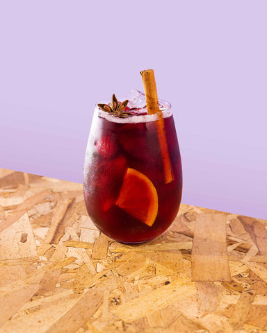 Sangria rouge aux bleuets et aux épices